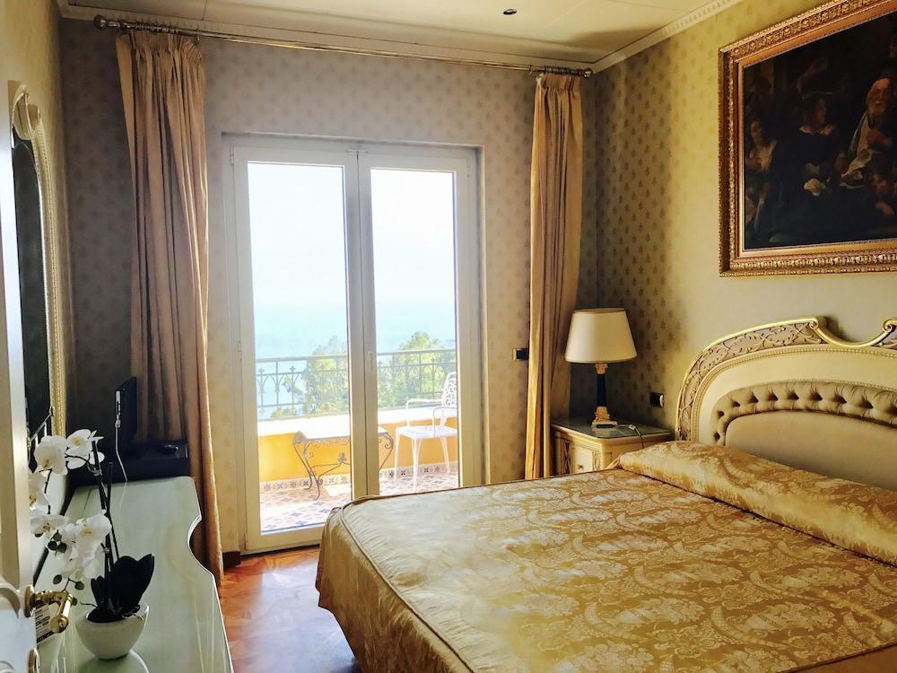 Hotel Villa Riis Таормина Экстерьер фото
