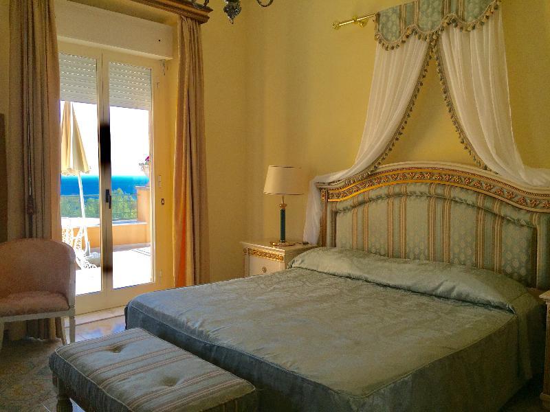 Hotel Villa Riis Таормина Экстерьер фото