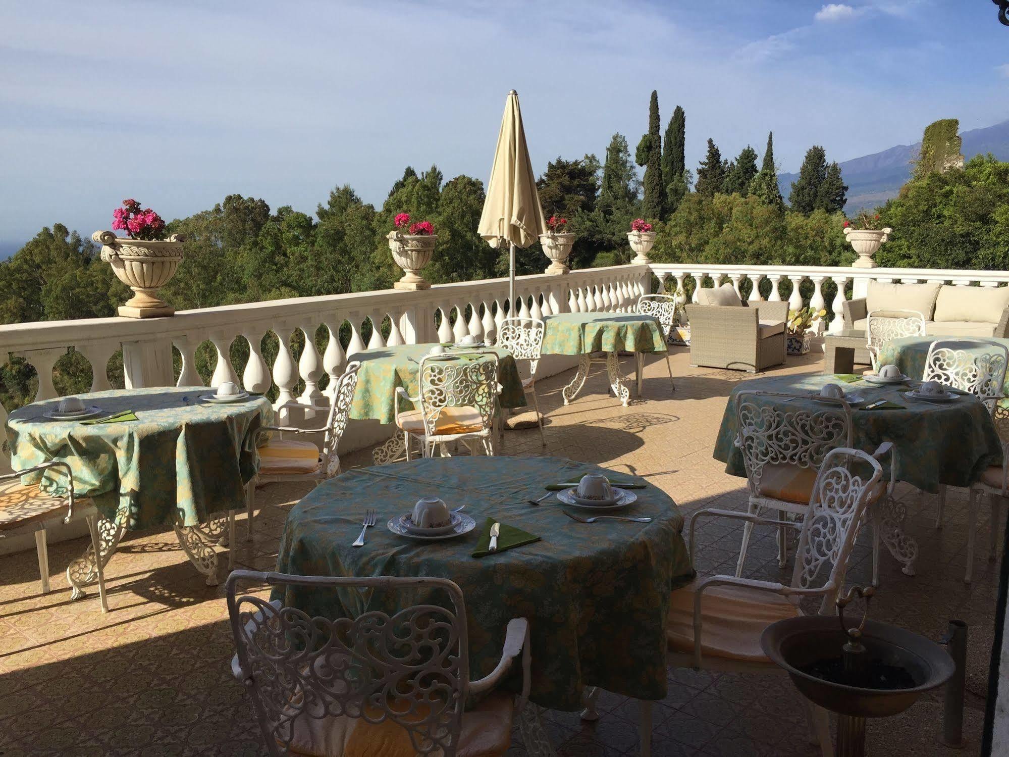 Hotel Villa Riis Таормина Экстерьер фото