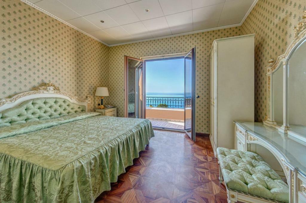 Hotel Villa Riis Таормина Экстерьер фото