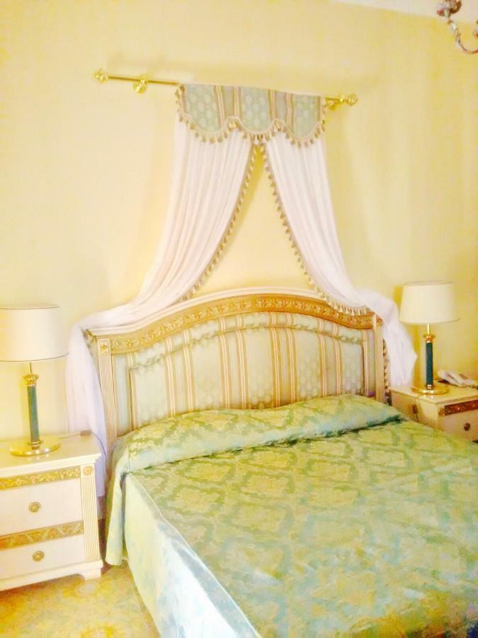 Hotel Villa Riis Таормина Экстерьер фото