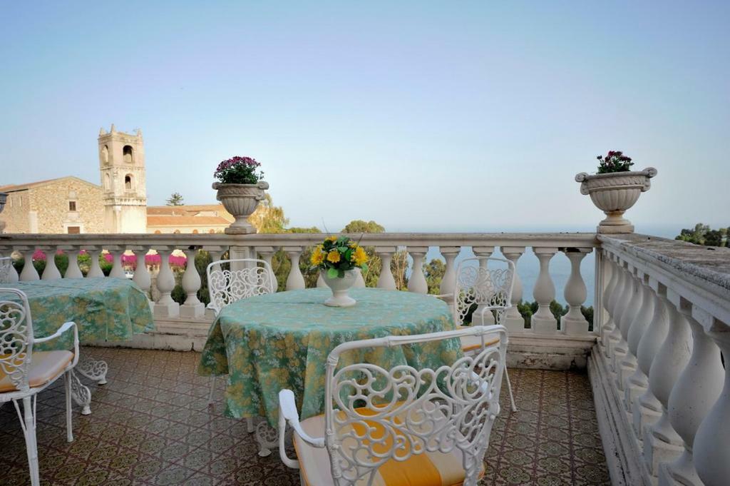 Hotel Villa Riis Таормина Экстерьер фото