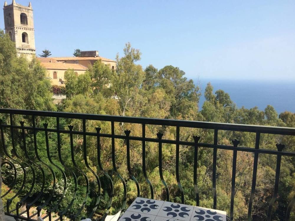 Hotel Villa Riis Таормина Экстерьер фото